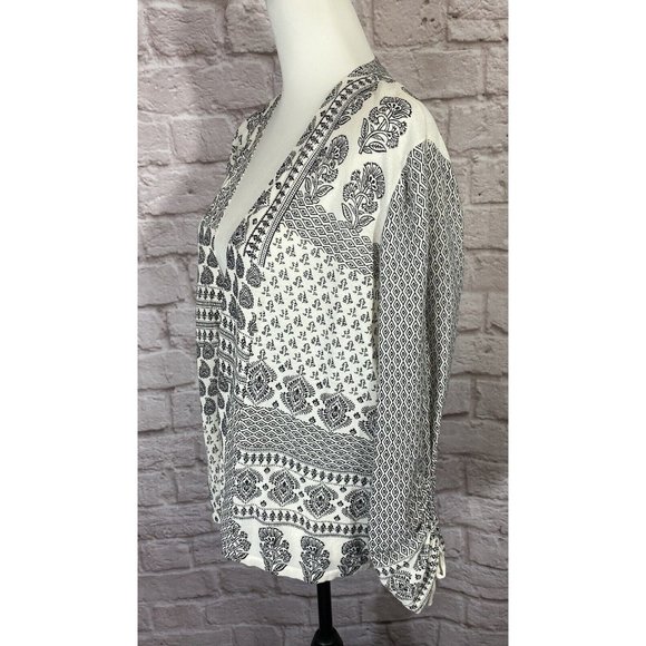 CHICOS Cardigan Sweater 3 XL Black White Handkerchief Print Ruched Sleeve 9424 - Picture 2 of 9